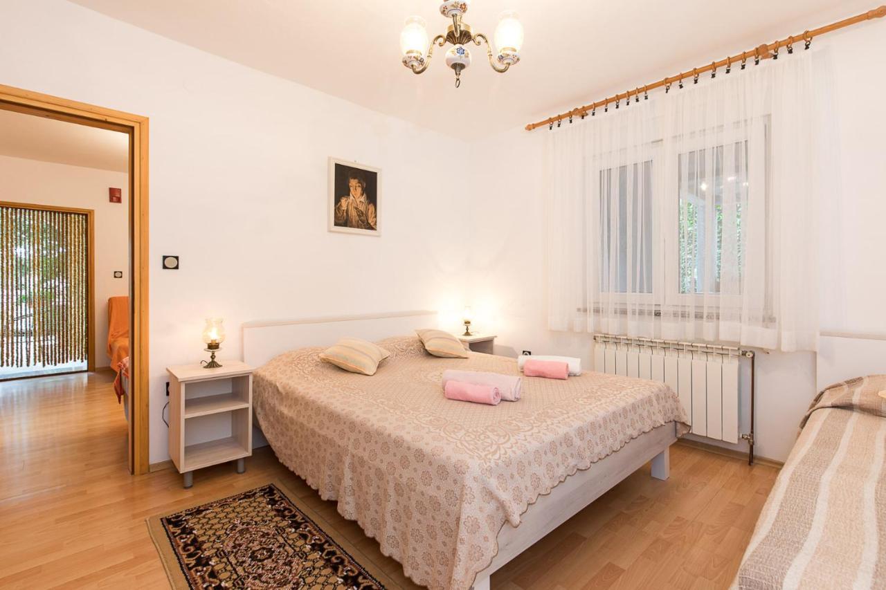 Apartment Stefano Vrh  エクステリア 写真